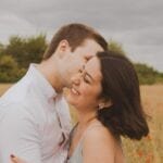 photo couple champ coquelicots