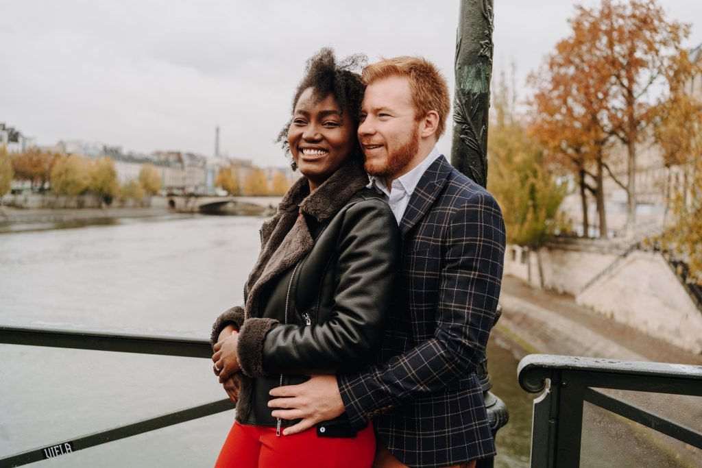 photo couple hiver pont des arts