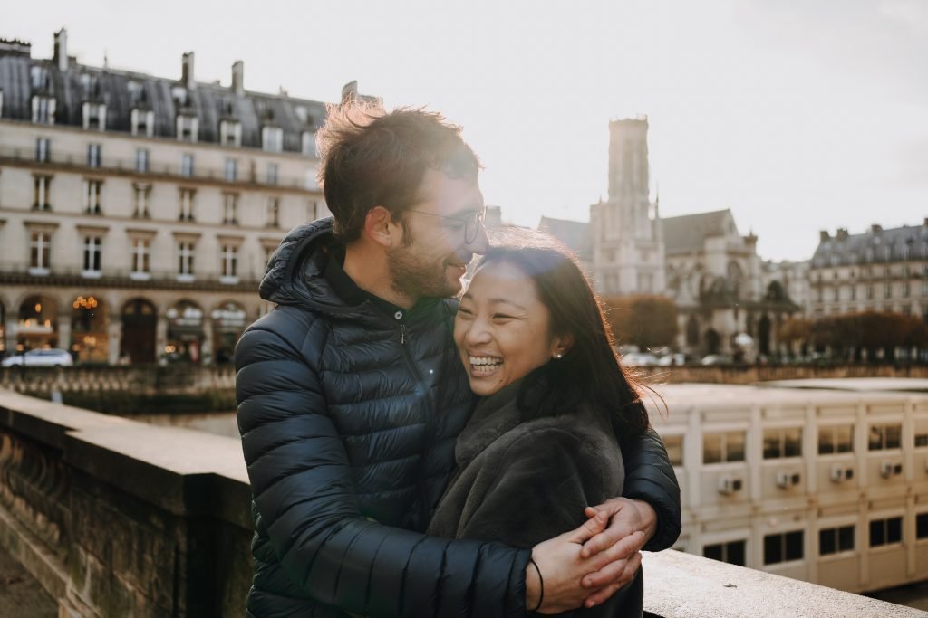 photo couple Paris