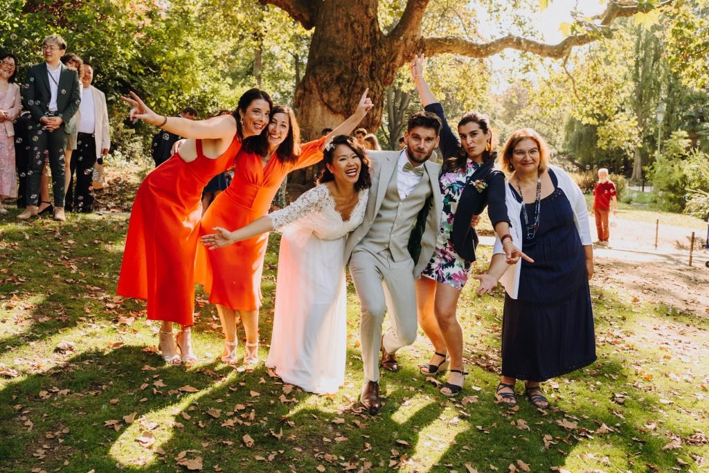 photos de groupe mariage fun batignolle