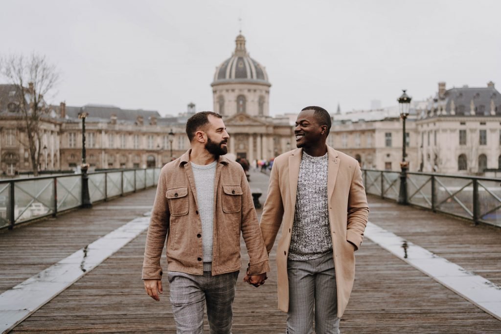 séance photo couple Paris - Pont des arts