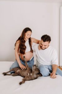 Séance grossesse à Meudon avec son chien